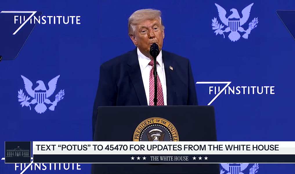 Trump amenință cu blocarea Strâmtorii Hormuz, după negocierile SUA-Iran