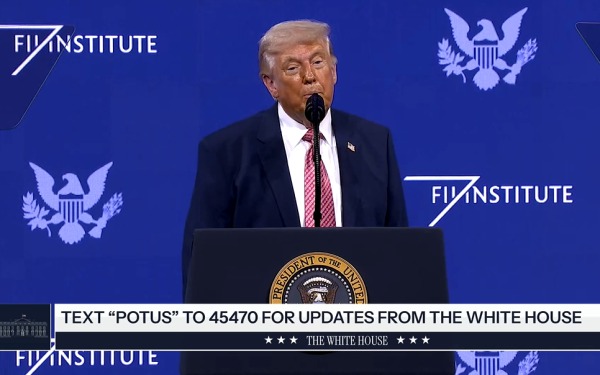 Trump amenință cu blocarea Strâmtorii Hormuz, după negocierile SUA-Iran