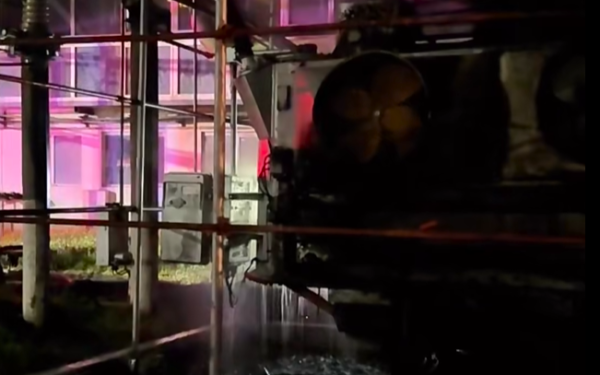 Incendiu la ELCEN: București, fără căldură și curent în Vest