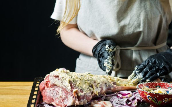 Mesele de Paște, un prilej de bucurie și tradiție, sunt așteptate cu nerăbdare de români