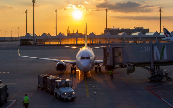 Criza de kerosen lovește Europa: Zborurile de vară, în pericol!