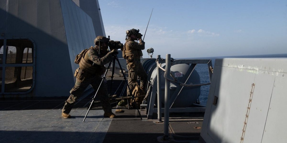 Criza în Strâmtoarea Ormuz: De ce Iranul riscă să blocheze ruta maritimă strategică