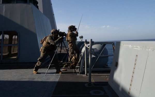 Criza în Strâmtoarea Ormuz: De ce Iranul riscă să blocheze ruta maritimă strategică