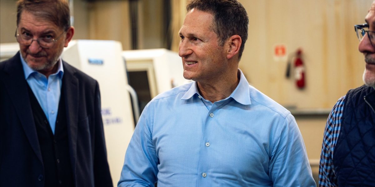 Ron Cohen, CEO Sig Sauer, la Cugir: Parteneriat istoric înarmare?