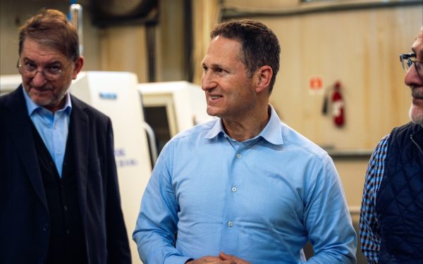 Ron Cohen, CEO Sig Sauer, la Cugir: Parteneriat istoric înarmare?