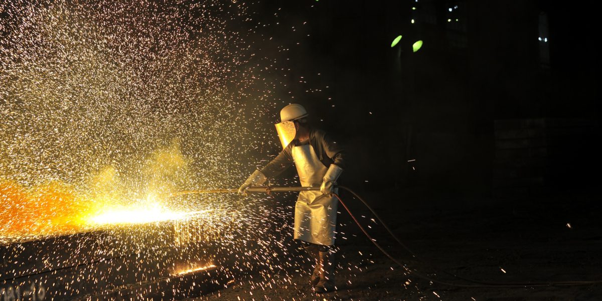 UE vrea să lovească oțelul chinezesc: Taxe vamale DUBLATE pentru protecție