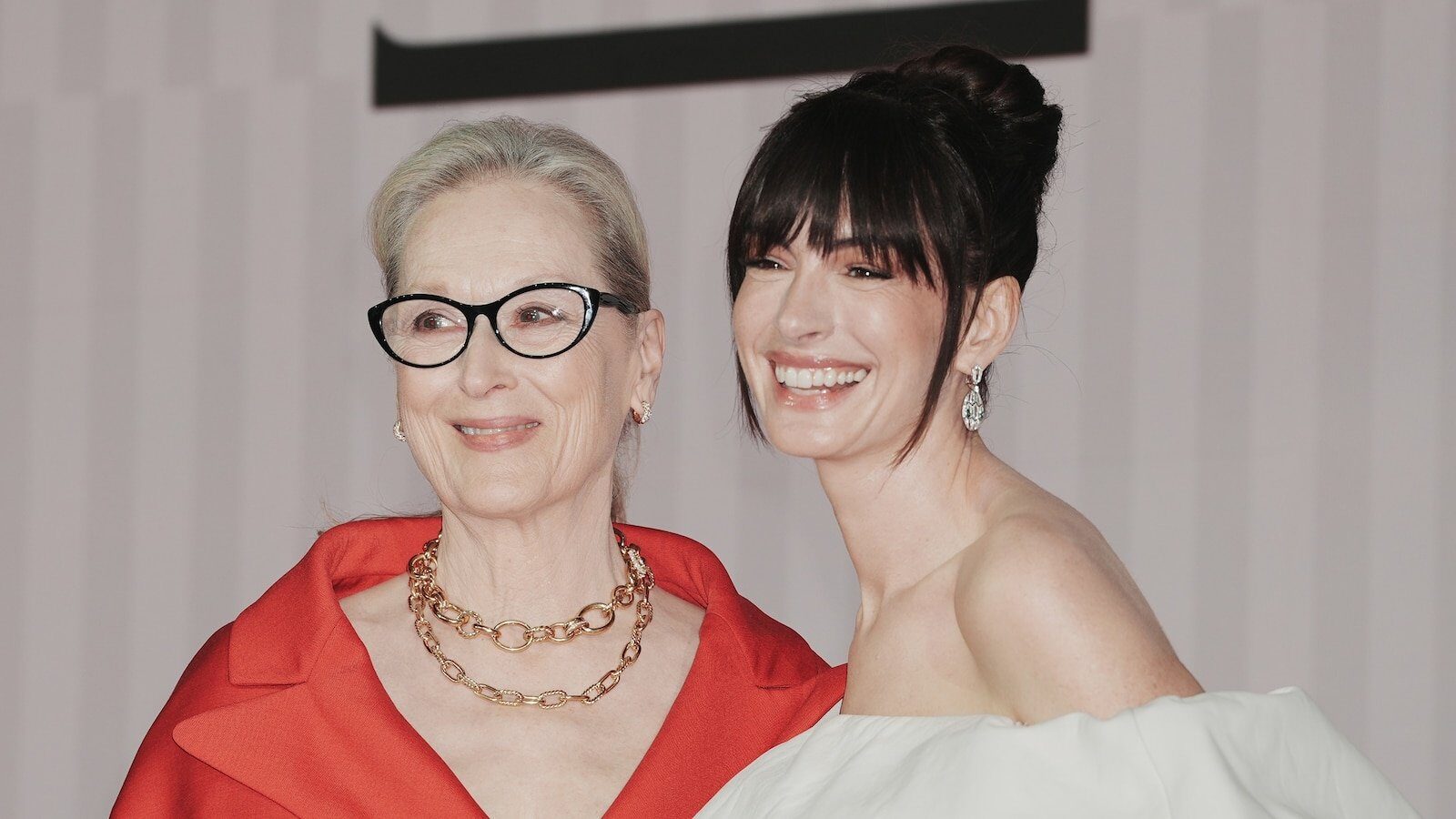 ANNE Hathaway și MERYL Streep, show total la promovarea „Diavolul se îmbracă de la PRADA 2”