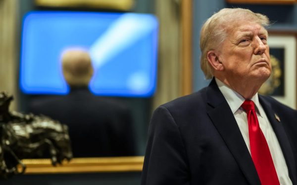 Trump amenință IRANUL: Distrugere totală. Teheranul promite RĂSPUNS