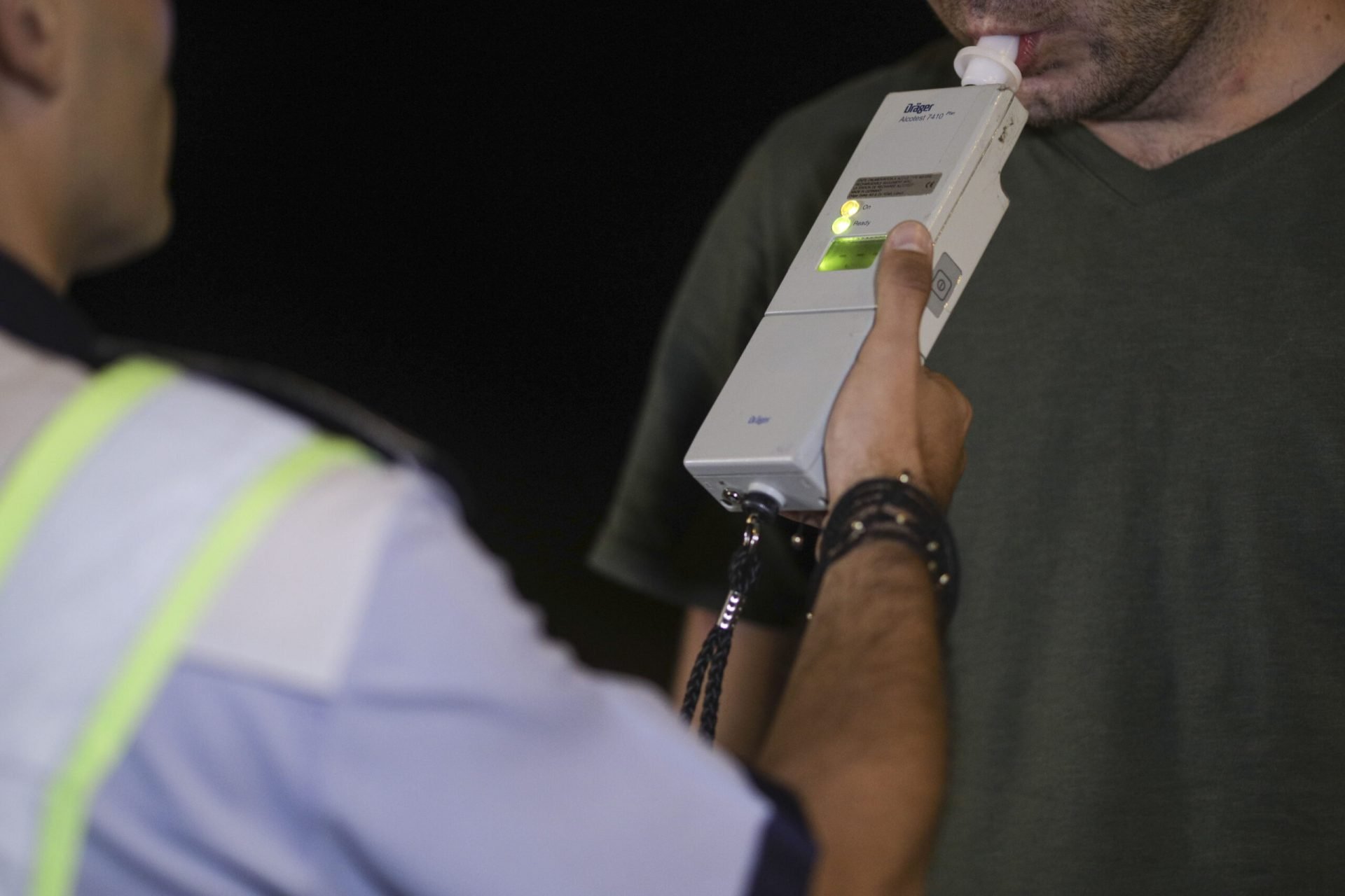Polițiștii Brigăzii Rutiere din București au aplicat, în noaptea de sâmbătă spre duminică, amenzi în valoare de peste 24.100 de lei pentru șoferii care au încălcat legislația rutieră