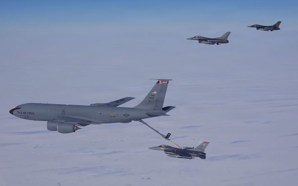 F-16 ale NORAD exersează apărarea aeriană din Alaska