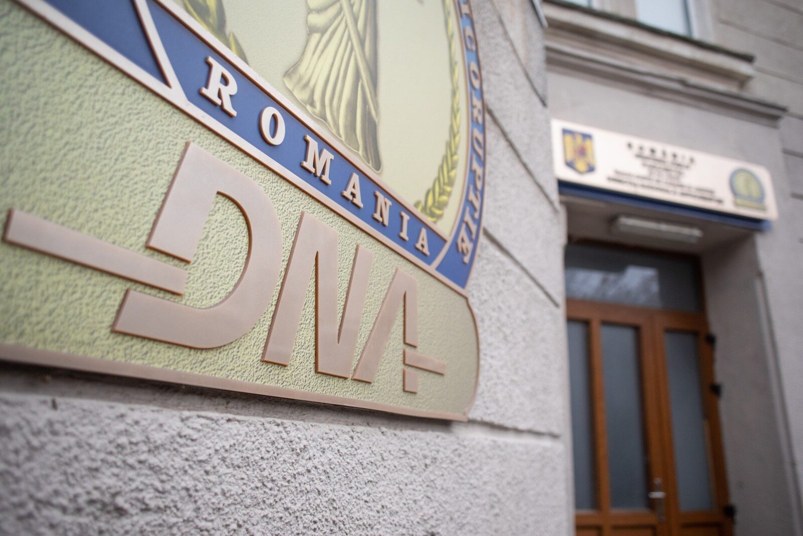 Procurorii anticorupție au trimis-o în judecată pe Anamaria Barbu, managerul Spitalului Municipal Aiud, într-un dosar în care este acuzată de folosirea unei adeverințe false privind vechimea necesară pentru ocuparea funcției