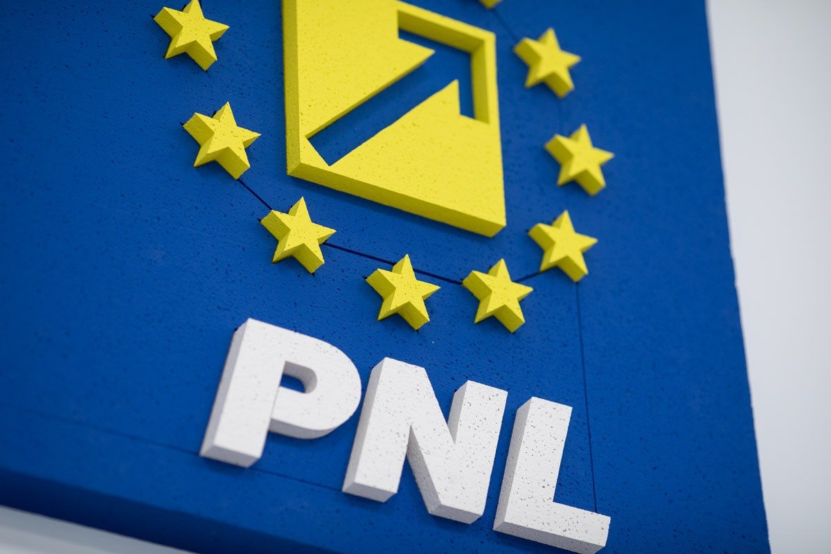 PNL rămâne ferm în susținerea premierului Ilie Bolojan Președintele Senatului, Mircea Abrudean, a reafirmat poziția partidului într-o conferință de presă marți, precizând că PNL nu intenționează să renunțe la susținerea premierului Ilie Bolojan