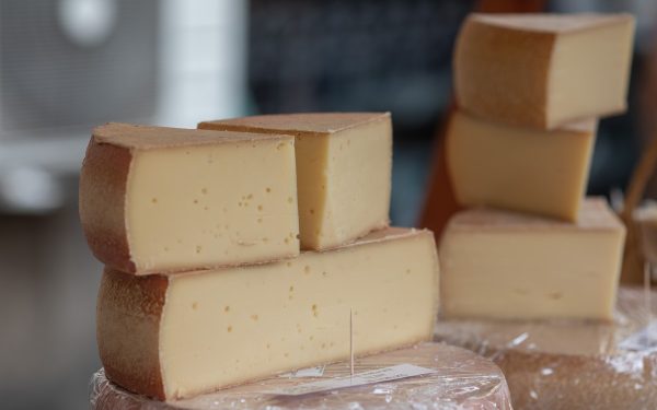 România, MEGA-afacere cu China: Cum a spart recordurile la lactate?