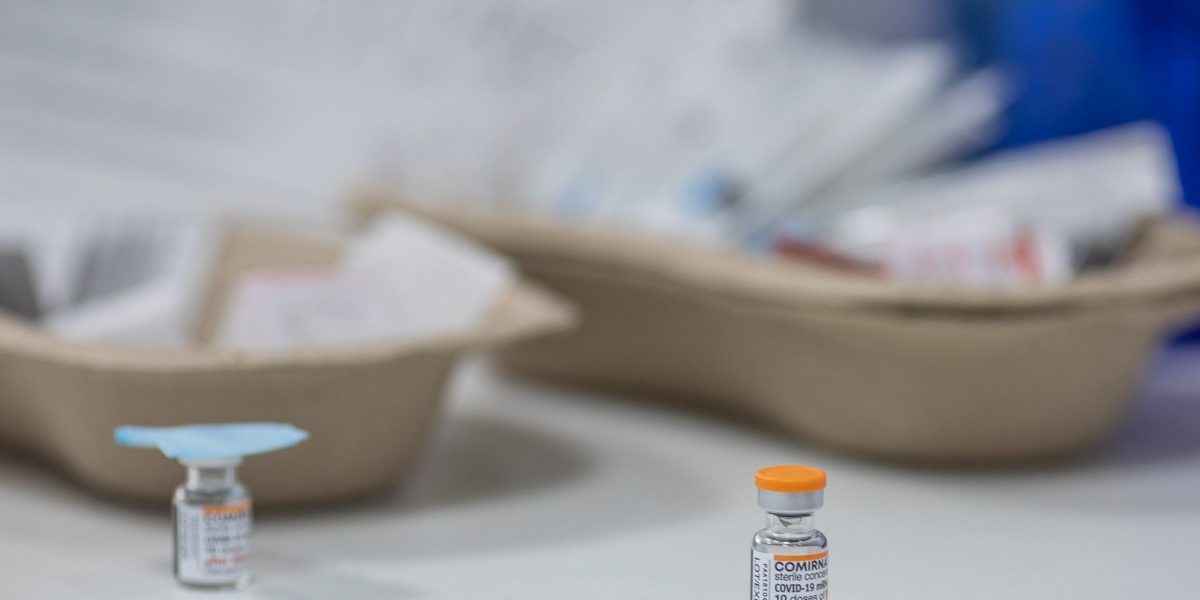 Medicul avertizează: Dezinformarea anti-vaccinare, risc major pentru România!