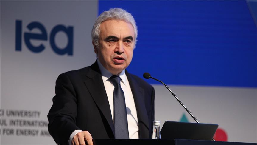 Directorul Agenției Internaționale pentru Energie avertizează asupra unui șoc energetic de proporții Direcția actuală a crizei energetice globale devine tot mai gravă, iar confirmarea vine din partea lui FATIH BIROL, directorul executiv al AGENȚIEI INTERNAȚIONALE PENTRU ENERGIE