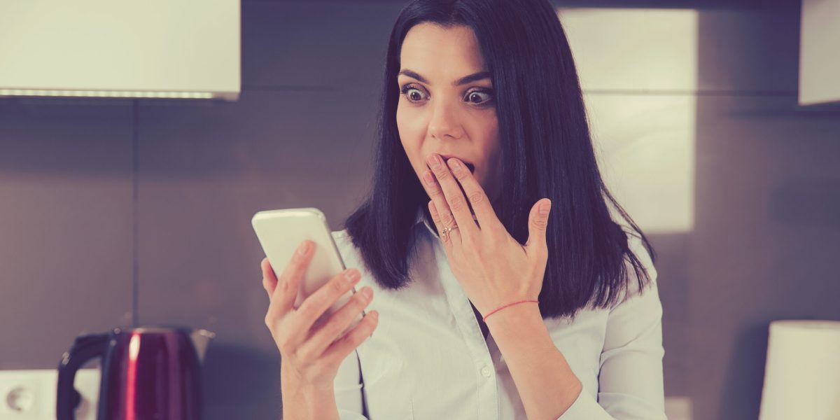 Atenție, români! Ce informații din telefon vă pot goli conturile