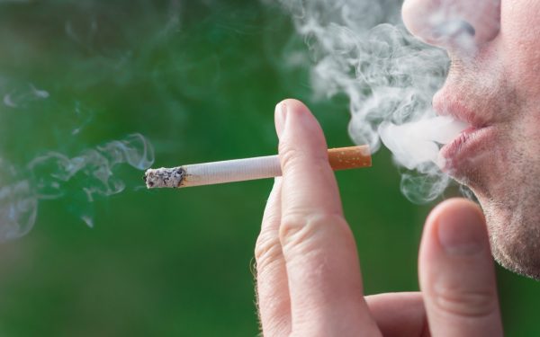 Fumatul: Cum distruge creierul și crește riscul de demență