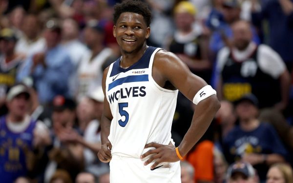 Edwards, eroul serii! Timberwolves smulg victoria cu Denver, în deplasare
