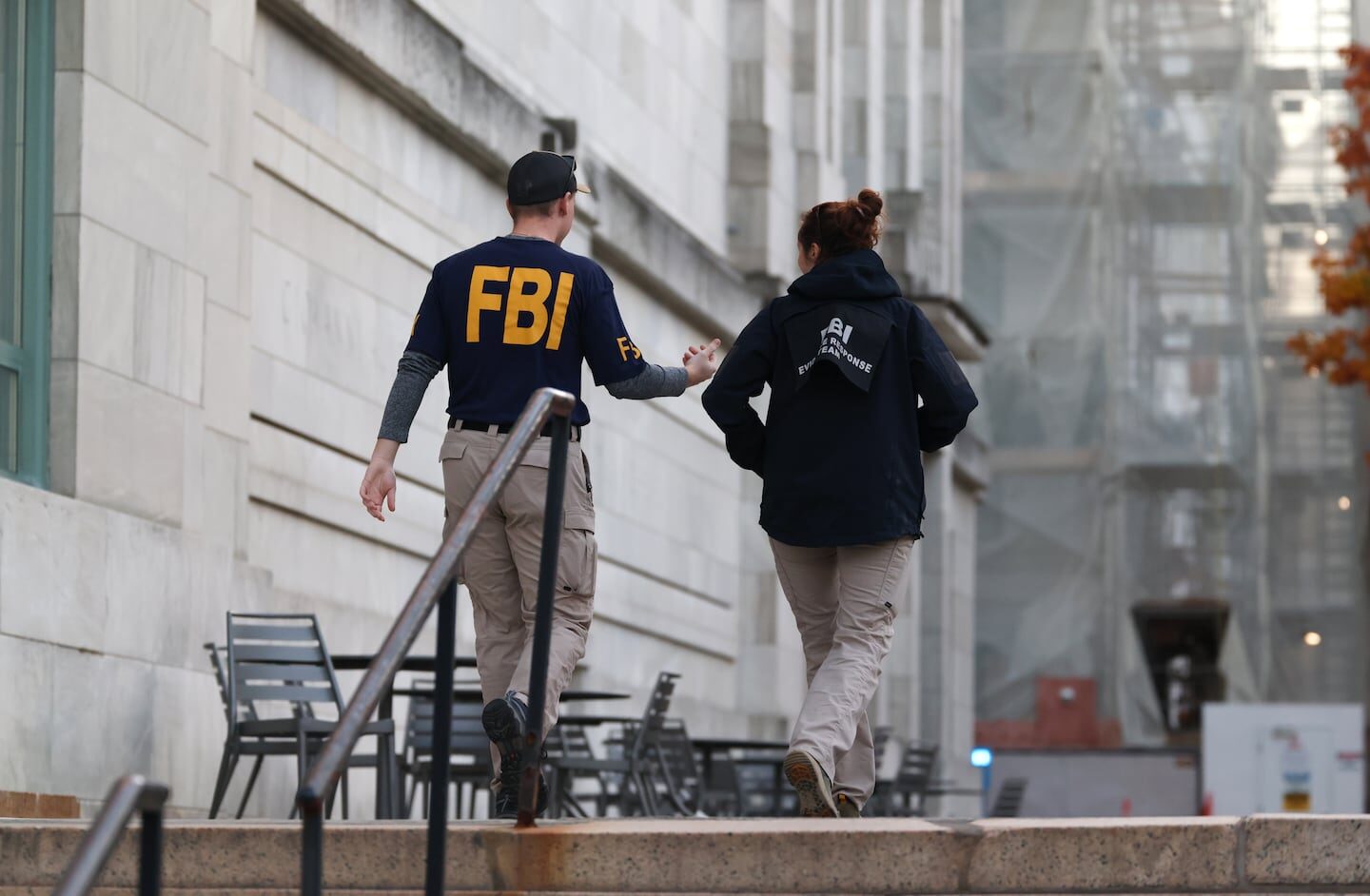FBI și Departamentul de Justiție au dezvăluit o operațiune amplă de neutralizare a hackerilor ruși O echipă de hackeri ruși, suspectați a avea legături cu guvernul rus, a fost ținta unei operațiuni coordonate de Biroul FBI din Boston și Departamentul de Justiție al Statelor Unite
