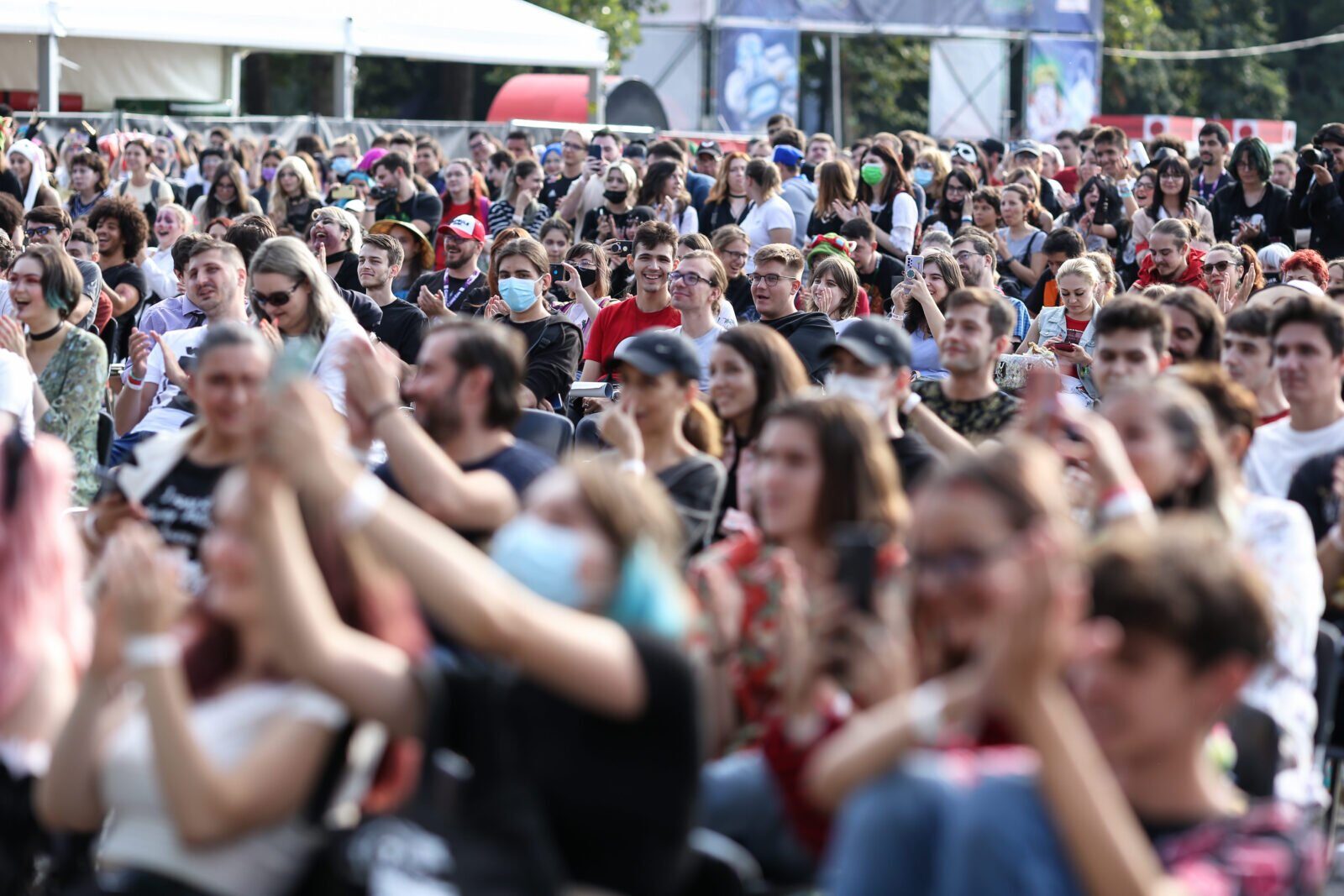 Star din Teen Wolf, la Comic Con București, după anularea lui Iain Glen