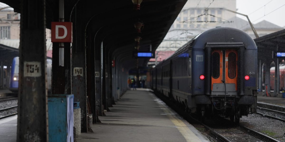 Întârzieri URIAȘE pe ruta Constanța-București: Două trenuri, peste o oră întârziere