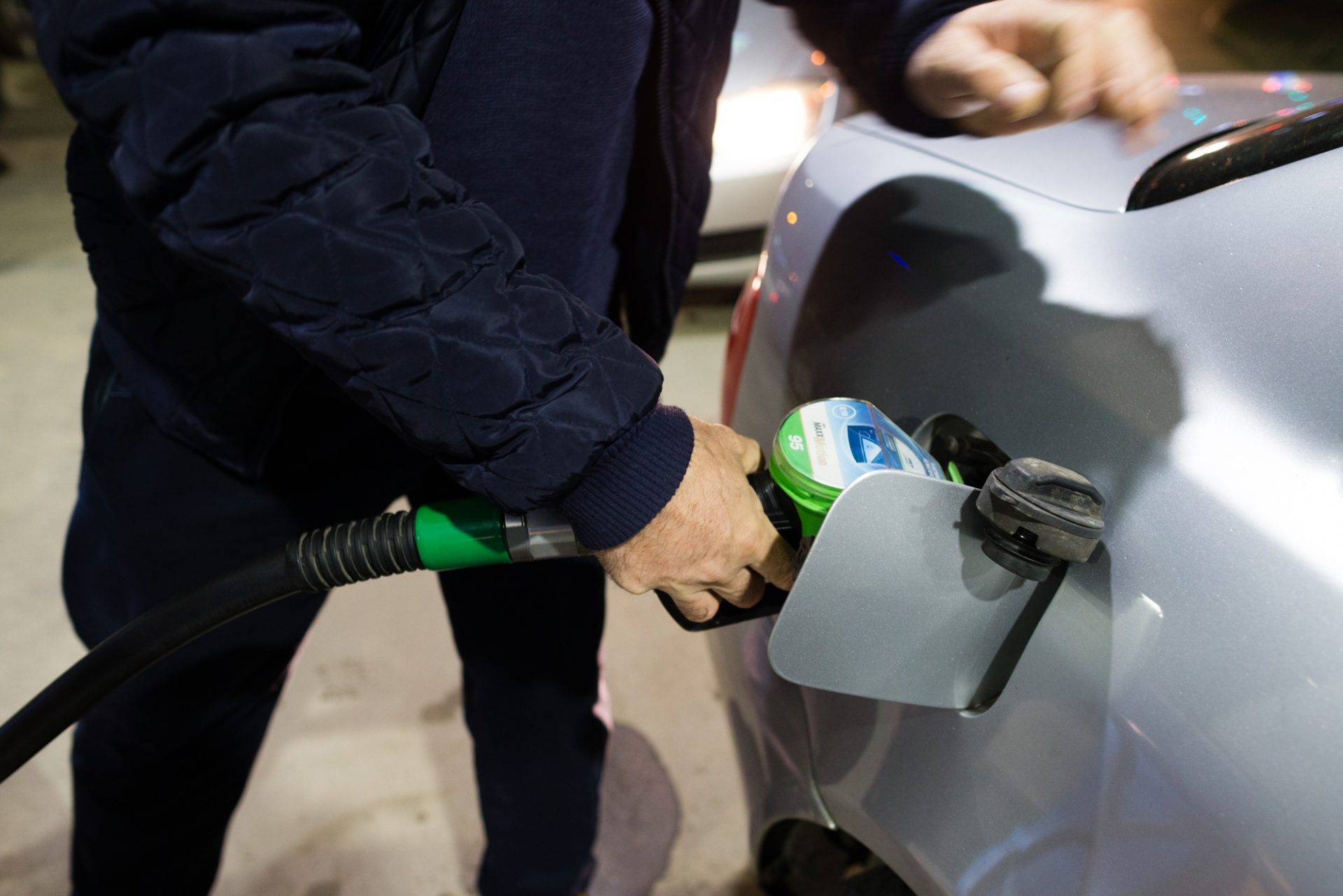 Motorina se vinde astăzi cu 10,8 lei pe litru în Portul Constanța și urmează să ajungă la 11 lei în următoarele zile, conform avertismentelor exprimate de analistul Adrian Negrescu, managerul companiei de consultanță Frames