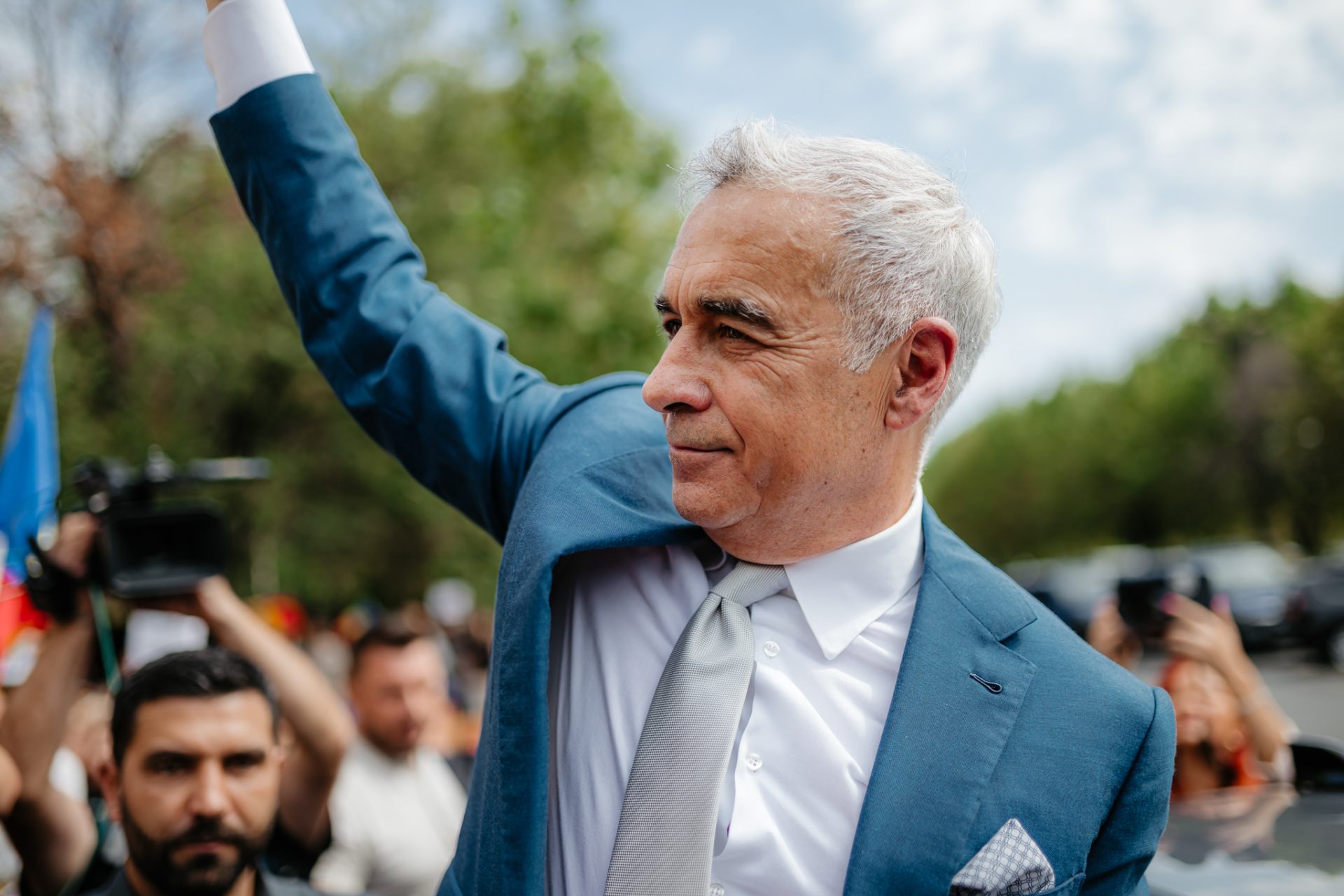Tribunalul București a dispus definitiv revocarea măsurii controlului judiciar pentru Călin Georgescu, eliminând astfel interdicțiile ce-i fuseseră impuse și permitându-i să părăsească țara fără restricții