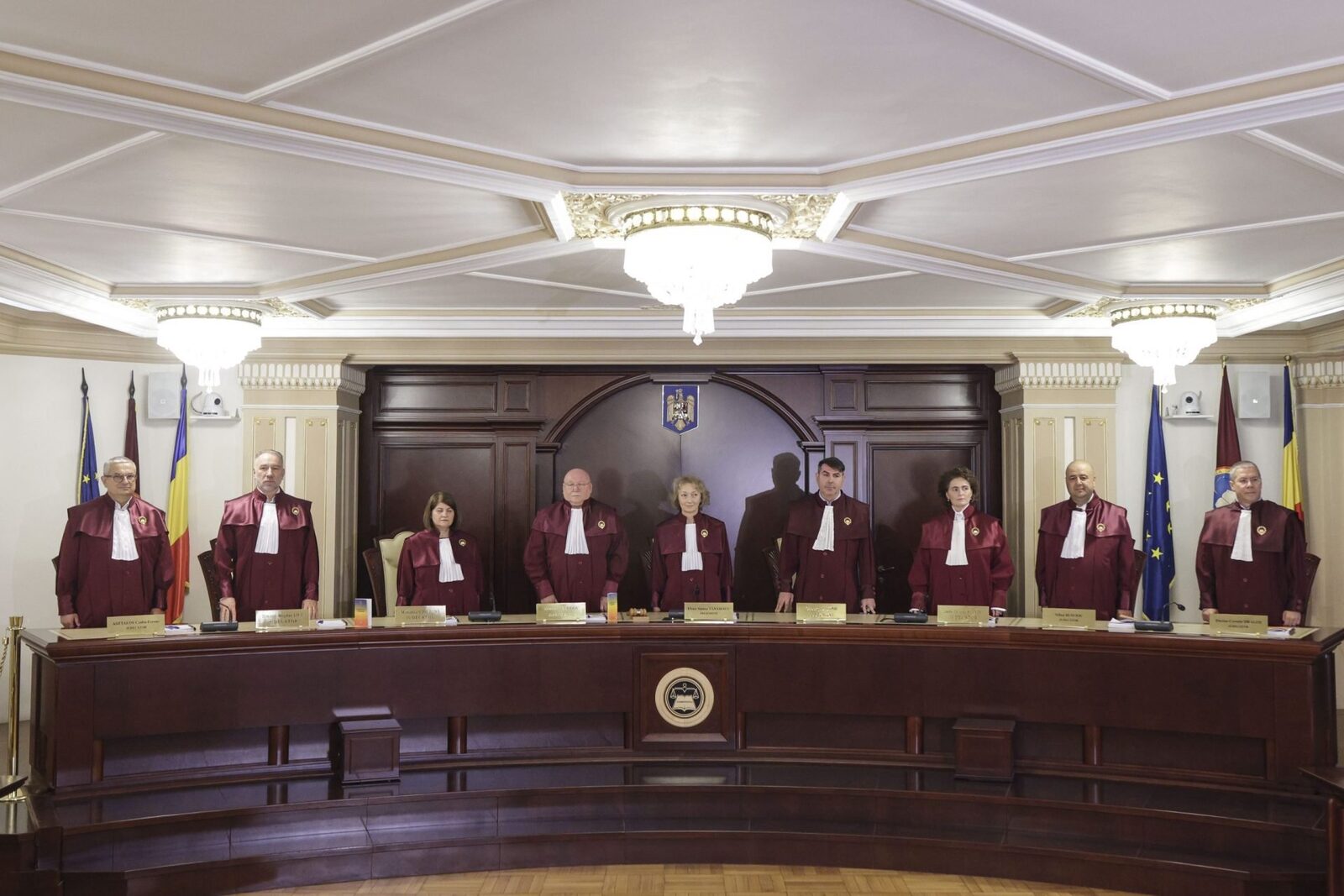Judecătorii CCR, furioși pe sporuri: 2.300 de euro, chiar dacă nu merită!