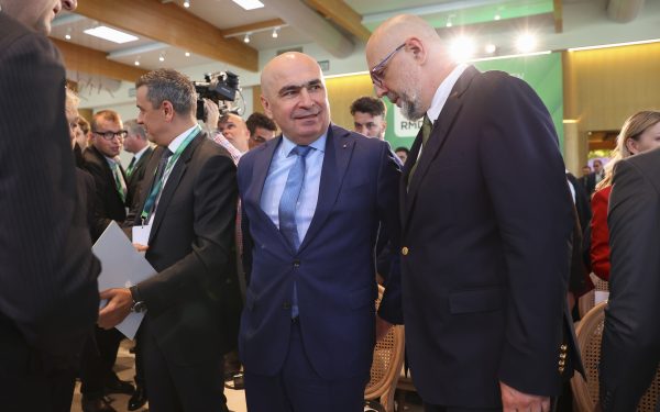 UDMR joacă pe mai multe fronturi: Planuri în timp ce PSD vrea război cu Bolojan