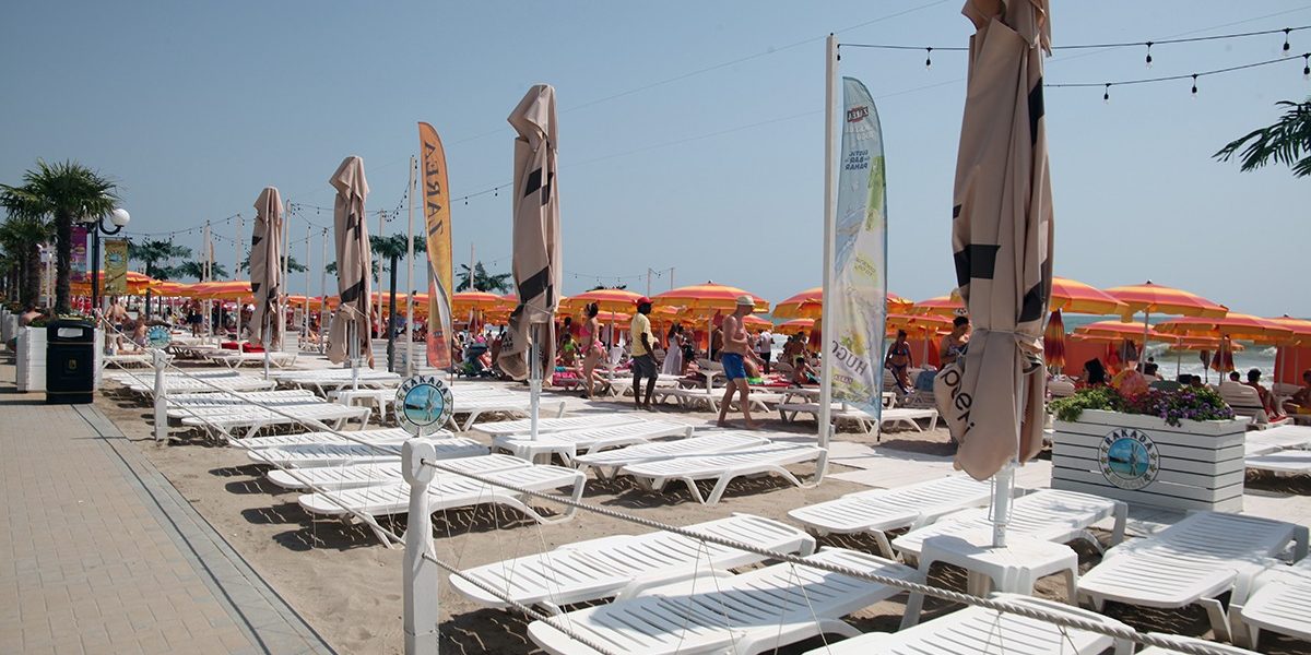 Șezlongurile Ilegale de pe Plaje, RADICAL: Ministrul Mediului anunță măsuri dure