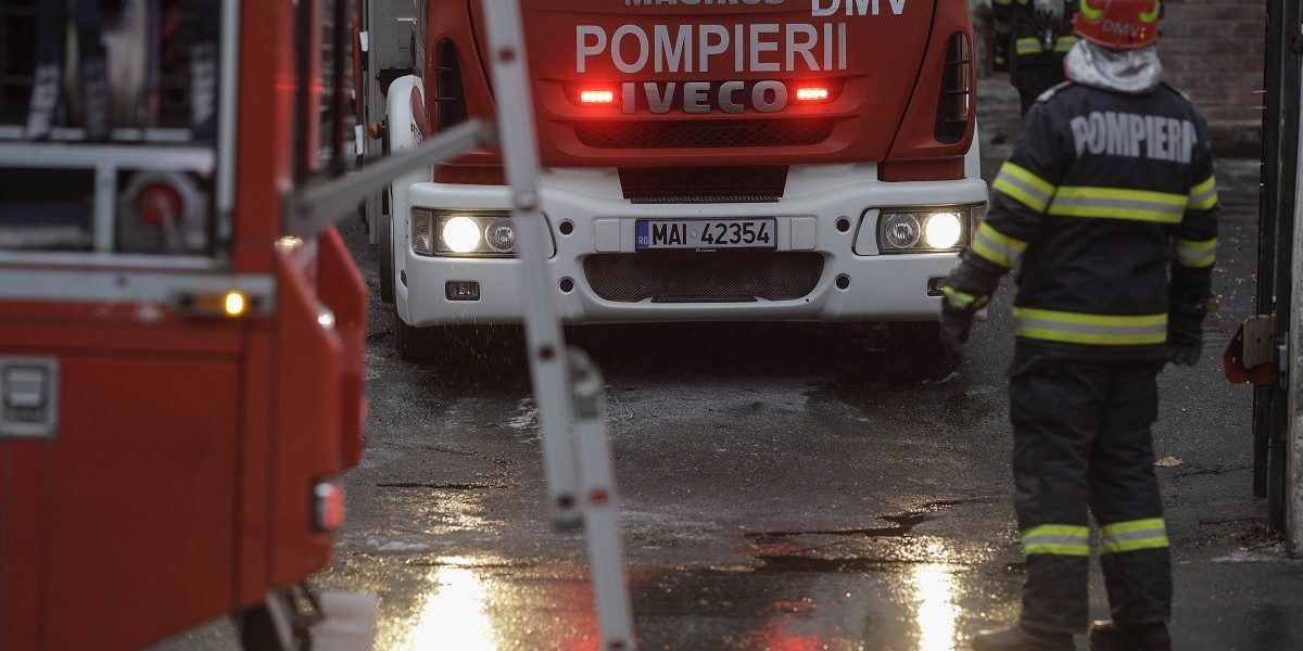 Incendiu devastator la un bloc social din Constanța: Planul Roșu activat