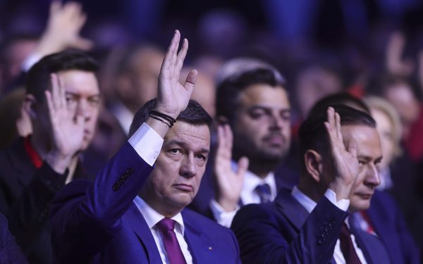 PSD decide soarta premierului Bolojan luni: 5.000 de voturi „pentru” sau „contra”
