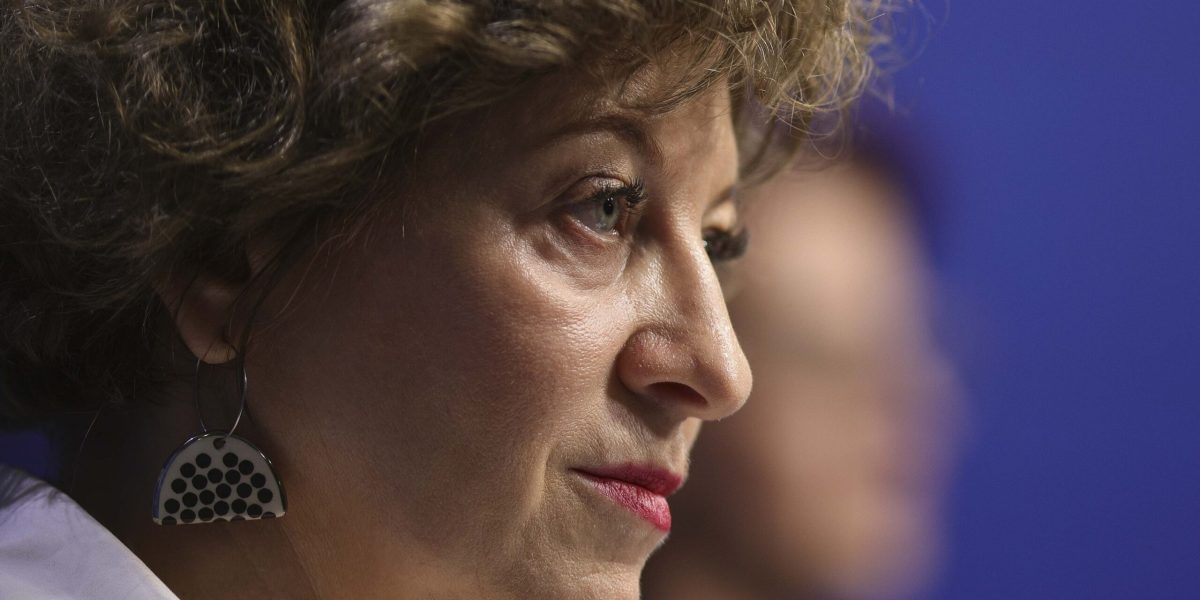 Statul pompează bani în Petrotrans mortă. Oana Gheorghiu: „Plătim iluzii!”