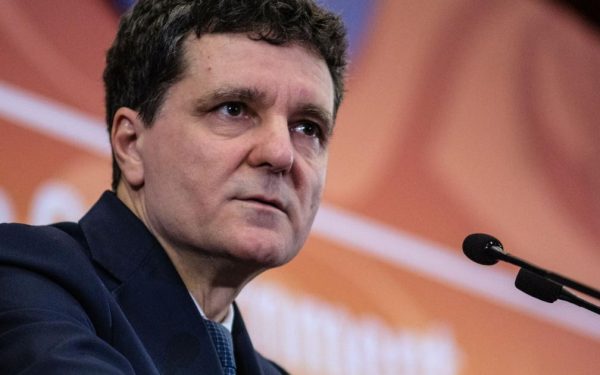 Tânărul care l-a amenințat pe Nicușor Dan, localizat în Germania, își sperie părinții