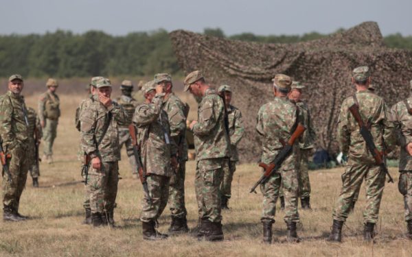 Ministrul Apărării, șocat: „Plouă și cresc copaci” în fostele hale militare
