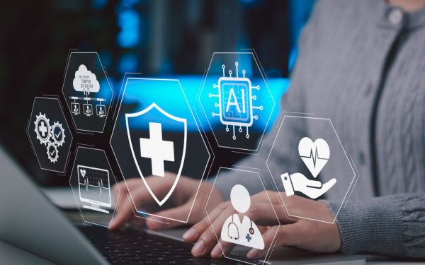 Opt din zece diagnostice AI, greșite! Românii, sfaturi medicale de la chatbot