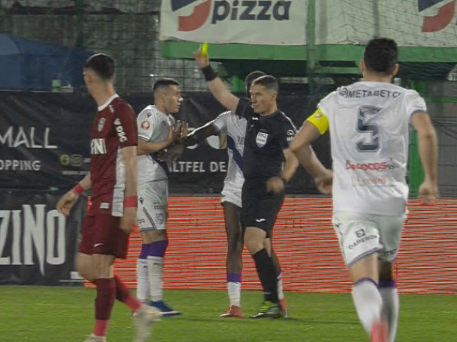 Verdict controversat la pauză: FC Argeș – CFR Cluj, final de repriză cu scântei