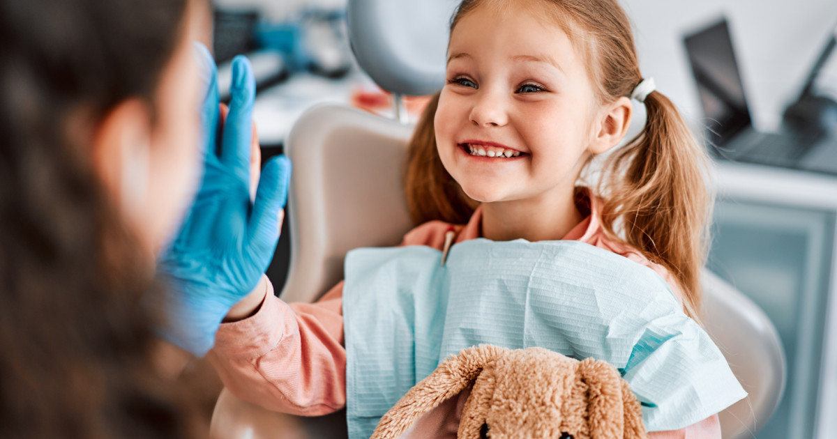 Un număr semnificativ de peste un milion de elevi români nu beneficiază de controale stomatologice în cadrul școlilor, indiferent de zona în care se află