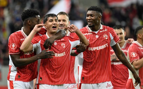 Dinamo învinge U Cluj: Scorul e 2-1, ”Câinii” câștigă în play-off, Cluj ratează șansa