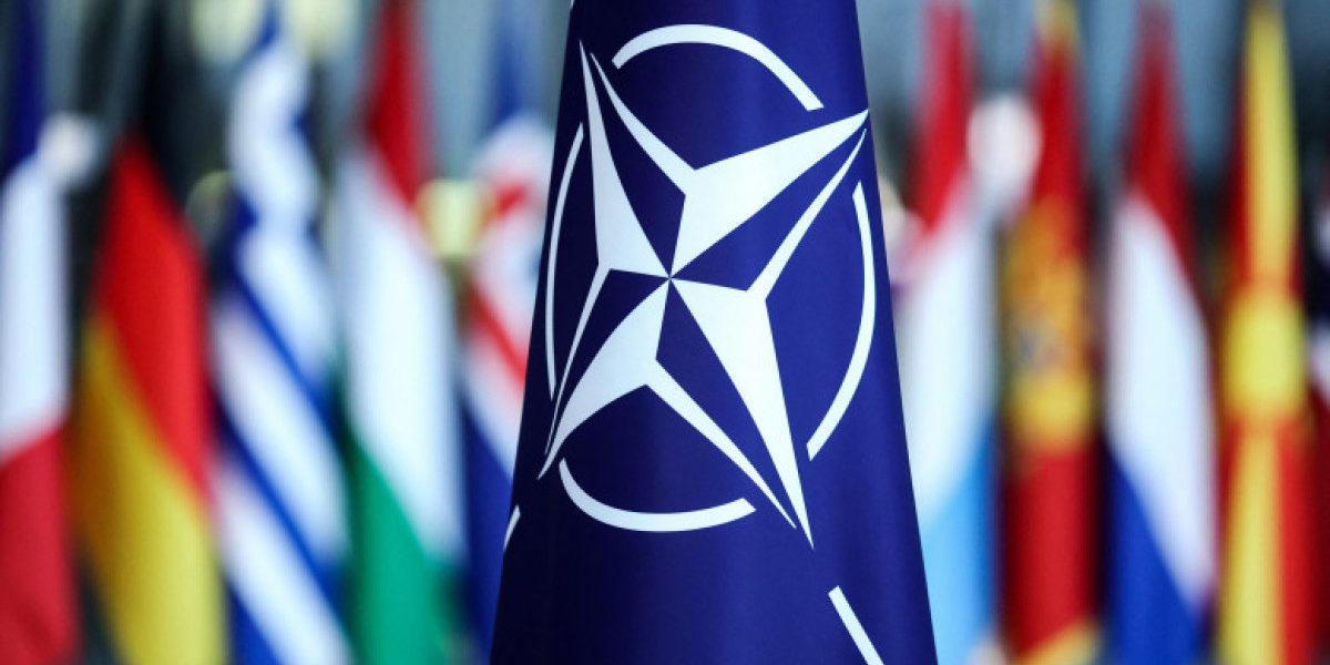 Ziua industriei românești la NATO: Bucureștiul vrea contracte pentru firmele autohtone