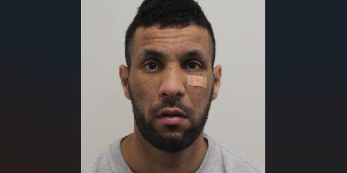 Un hoț din Londra, Enz Conticello, a primit o condamnare la închisoare pentru furtul unei genți care, pe lângă bunuri obișnuite, conținea o „comoară” inestimabilă