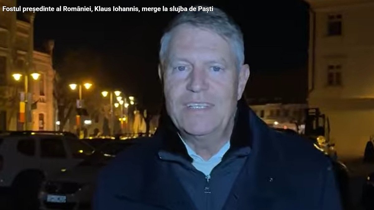 Fostul președinte Klaus Iohannis și soția sa, Carmen Iohannis, au participat sâmbătă seara la slujba de Paști la biserica romano-catolică „Sfânta Treime” din Sibiu, într-un moment de reculegere religioasă și tradiție
