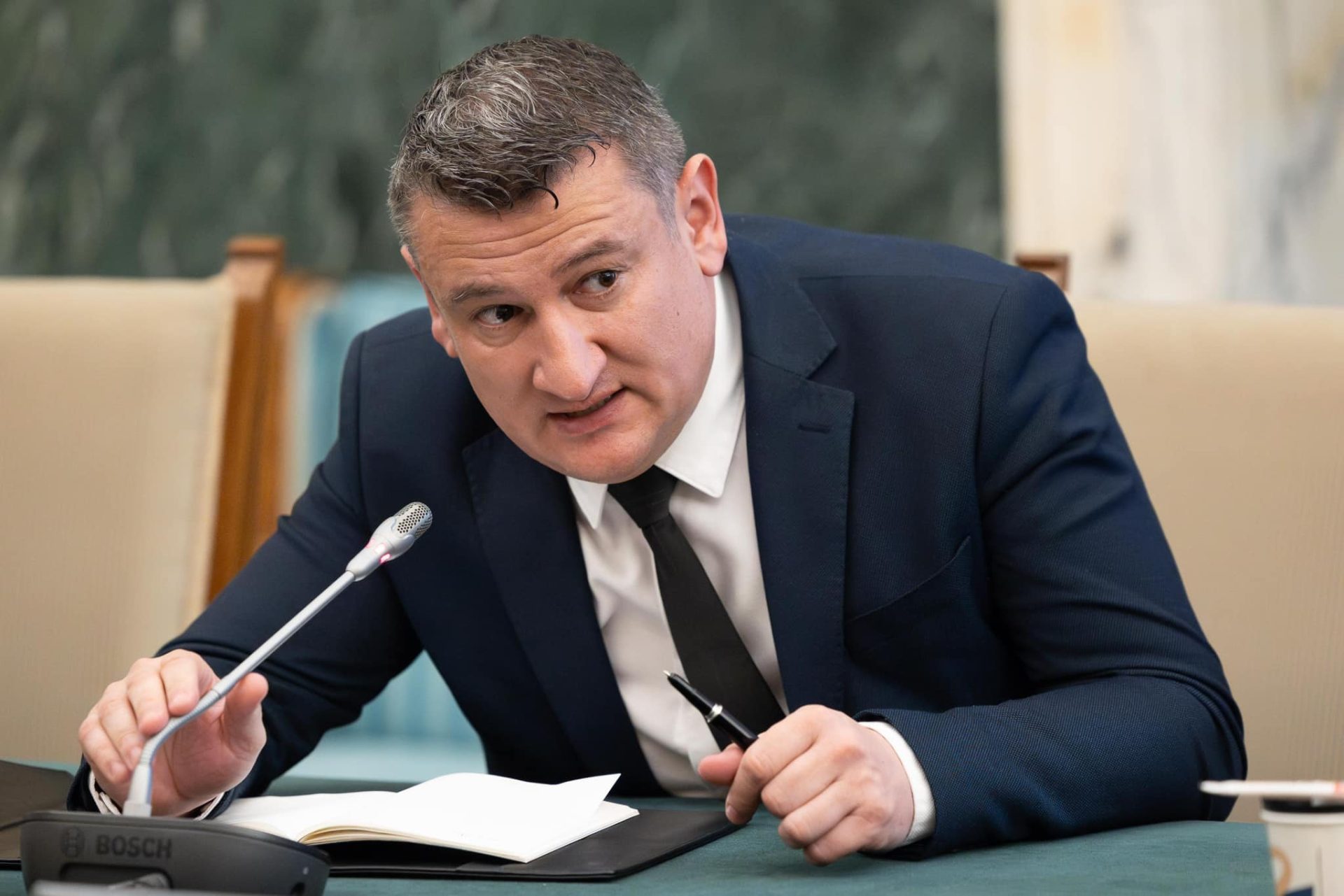 O anchetă a Corpului de Control al prim-ministrului a fost declanșată în urma unei sesizări legate de o licitație de peste 3 milioane de lei pentru reabilitarea sediului Oficiului de Cadastru și Publicitate Imobiliară (OCPI) Sibiu
