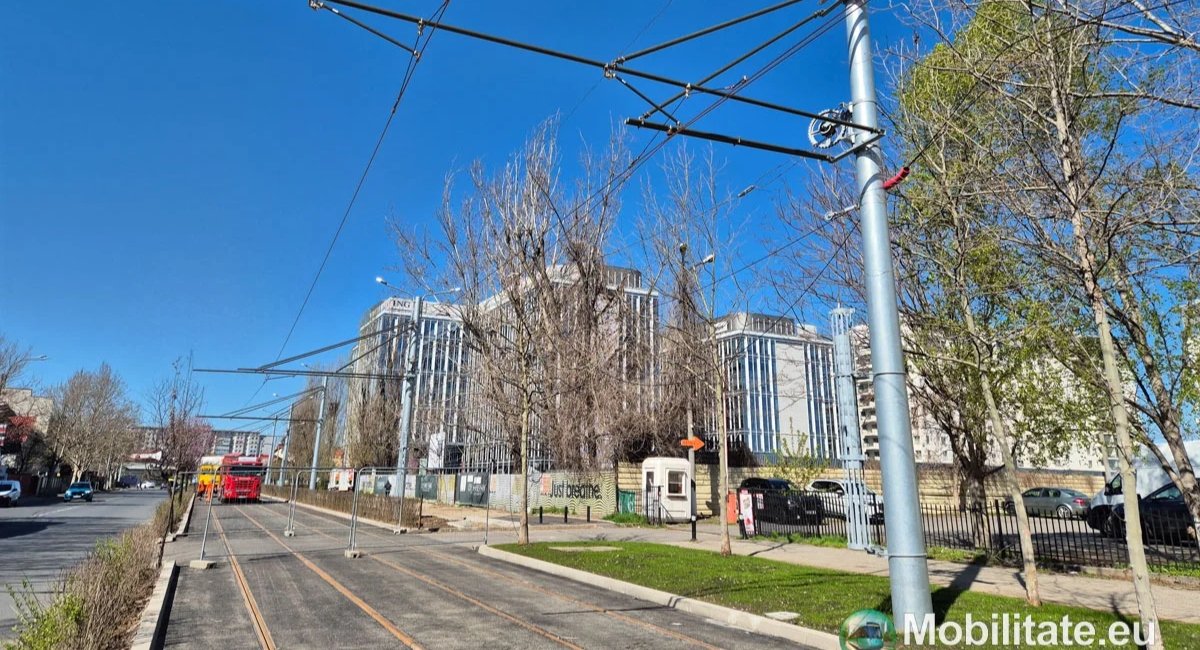 Lucrările la linia de tramvai de pe Bulevardul Expozitiei, parte din Lotul 11, se află într-un stadiu avansat, aproximativ 90% fiind deja finalizate