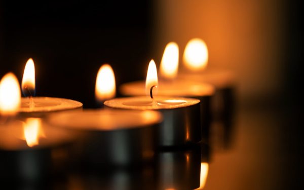 Lumina Sfântă a ajuns la Ierusalim: Imagini emoționante. Va ajunge în România la 18:30