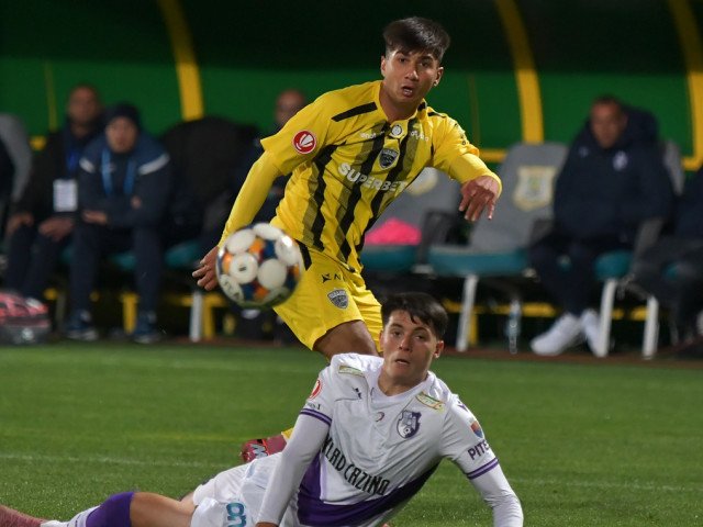 Duelul ultimelor din play-off FC Argeș versus Dinamo în direct la DGS 1