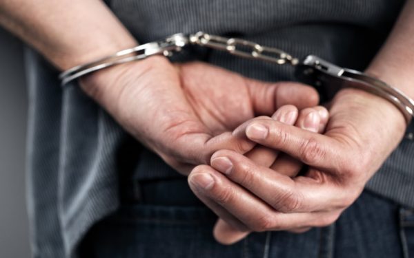 Șapte moldoveni, condamnați în Franța pentru graffiti cu sicrie de soldați