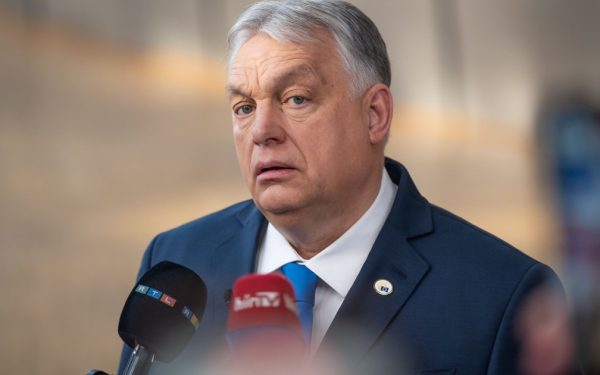 Orban, „moment Ceaușescu” la un miting: „Rușilor, plecați acasă!”