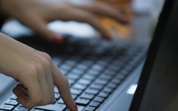 Reacție DURĂ a MApN: Hackeri ruși au spart e-mailuri ale Forțelor Aeriene