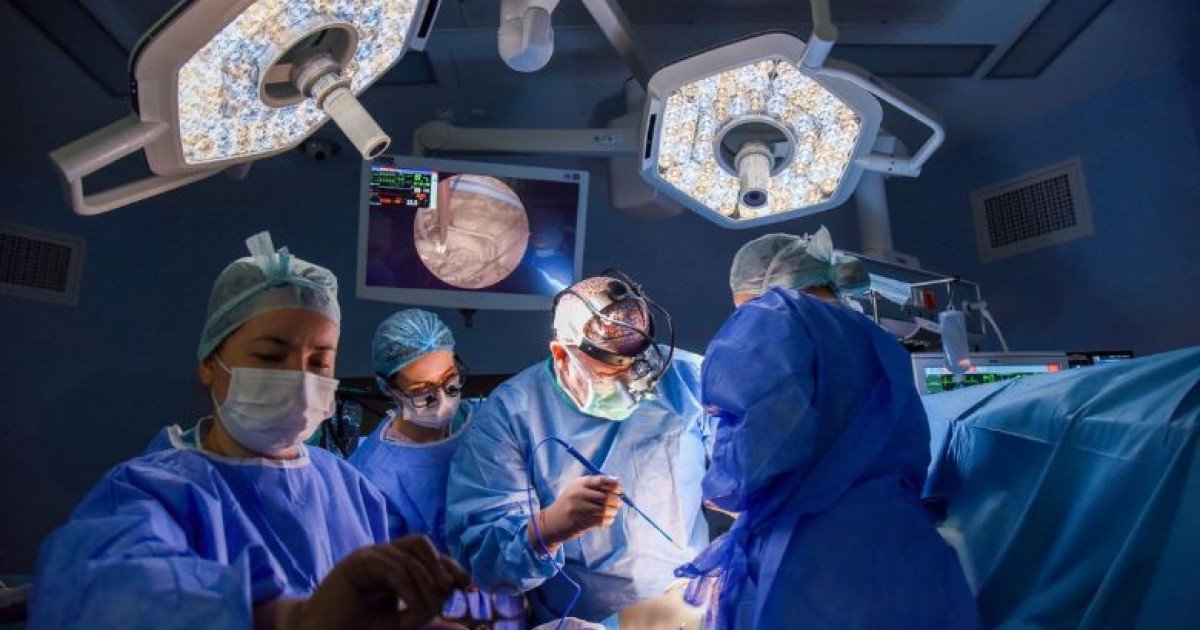 Un bărbat de 72 de ani, diagnosticat cu afecțiuni cardiace încă din tinerețe, continuă să fie sub supraveghere medicală și după mai bine de două decenii de tratament